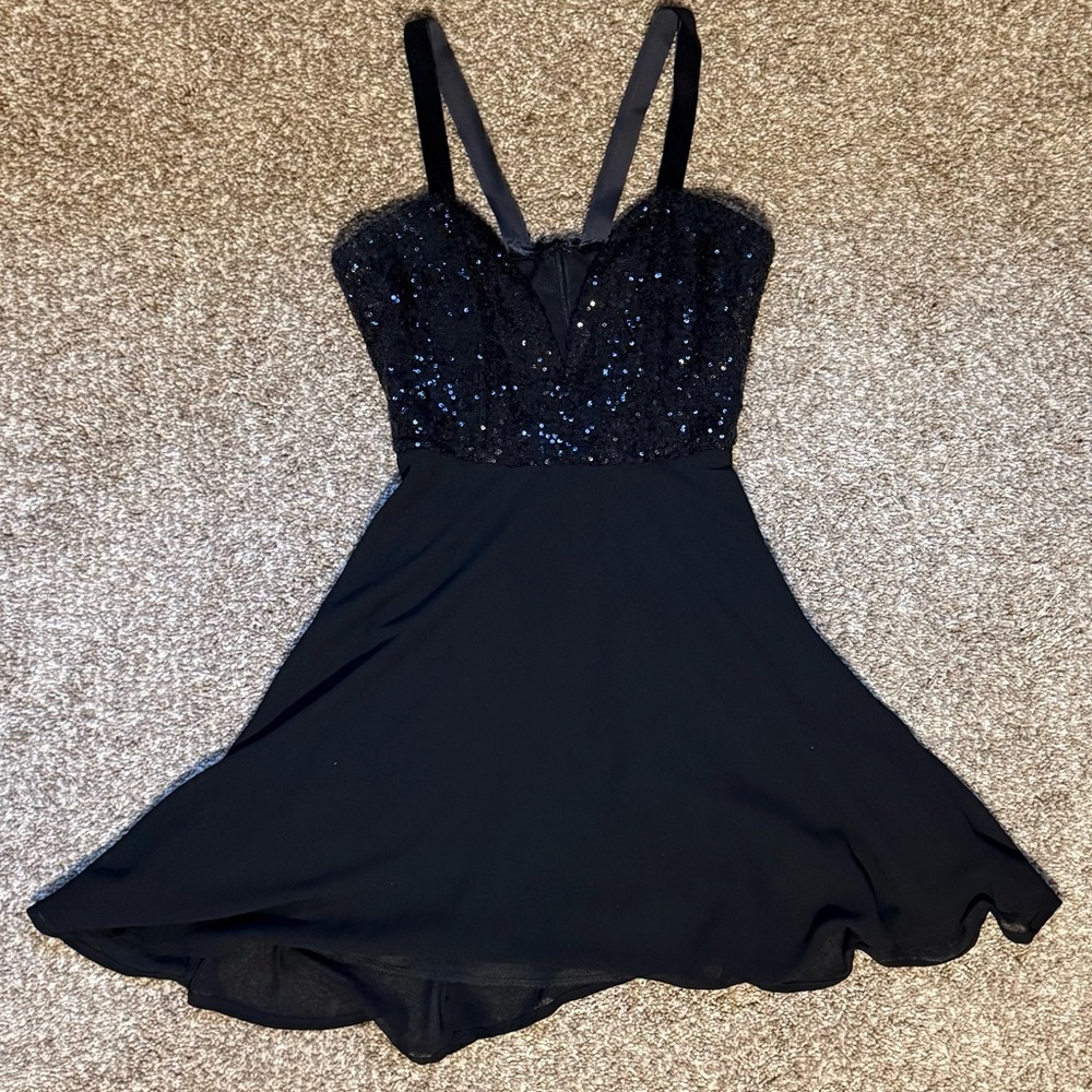 Tobi Elegant Black Sequin Attire